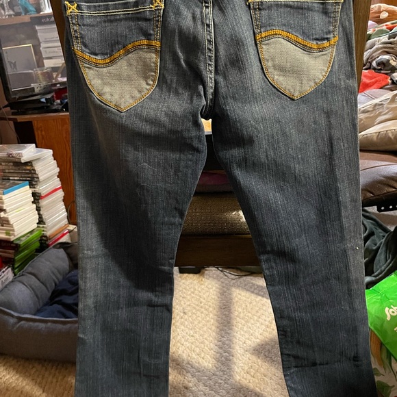 Ladies size 29 Lee Jeans in EUC - Picture 2 of 3